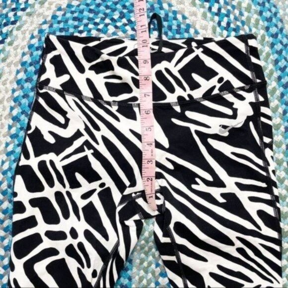 Nike Zebra Print Leggings - Picture 7 of 9